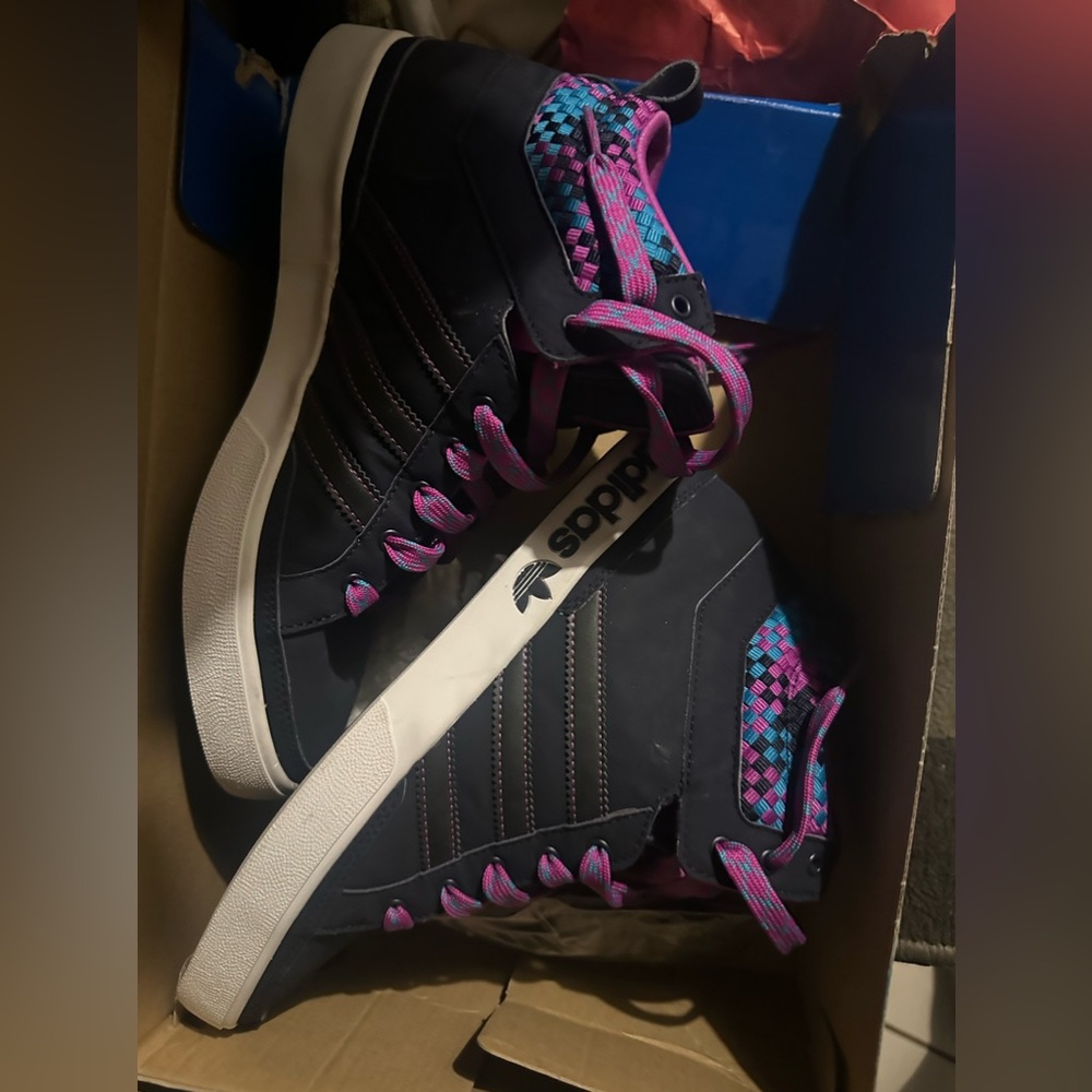 Adidas - Picture 5 of 7